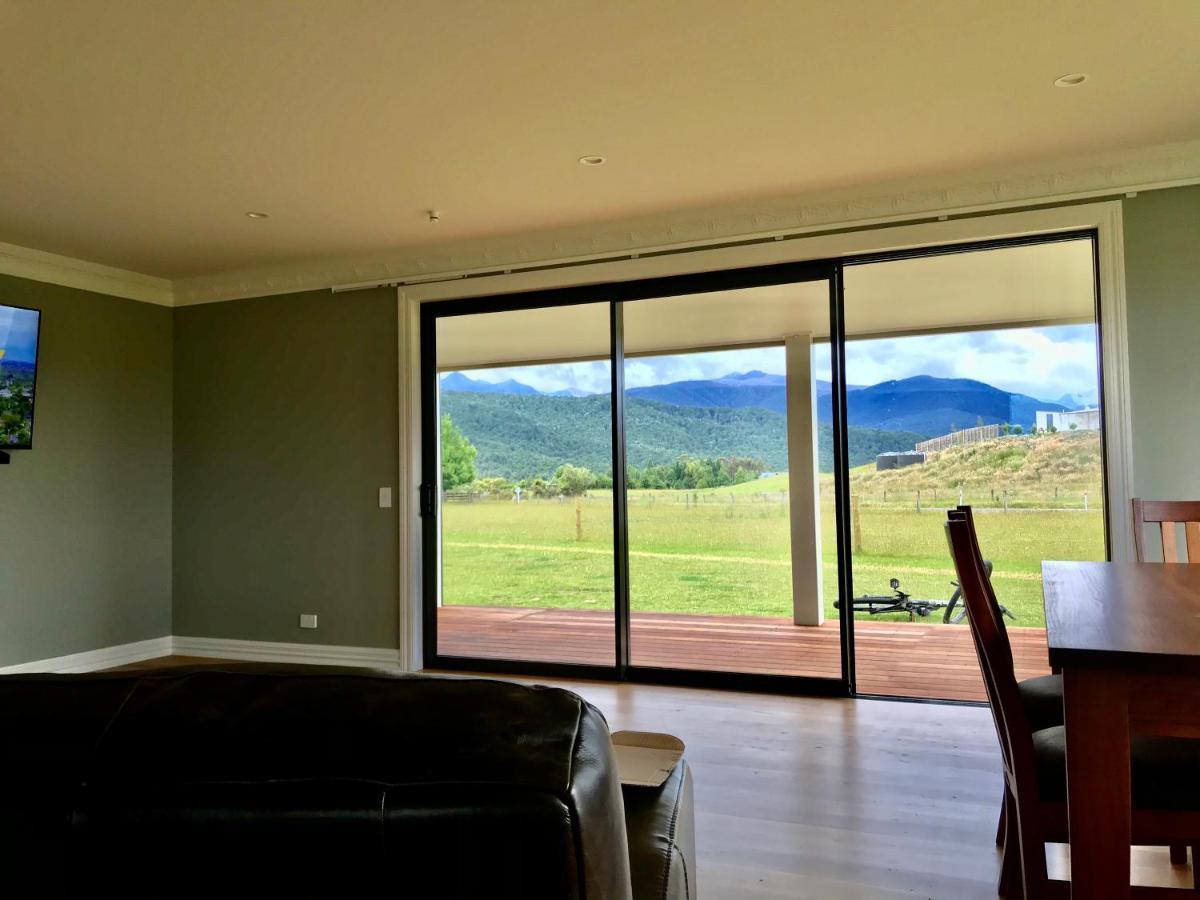 Kepler Oaks Chalet Te Anau Exterior photo