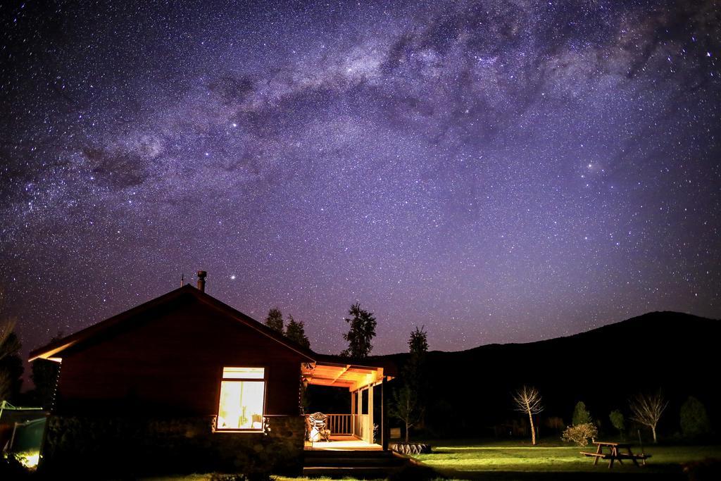 Kepler Oaks Chalet Te Anau Exterior photo
