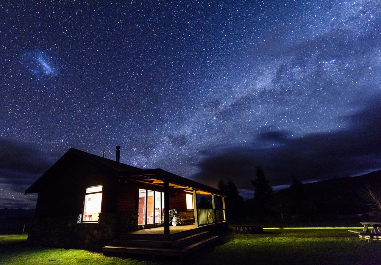 Kepler Oaks Chalet Te Anau Exterior photo
