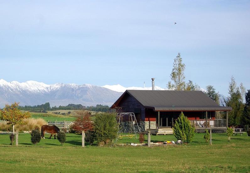 Kepler Oaks Chalet Te Anau Exterior photo