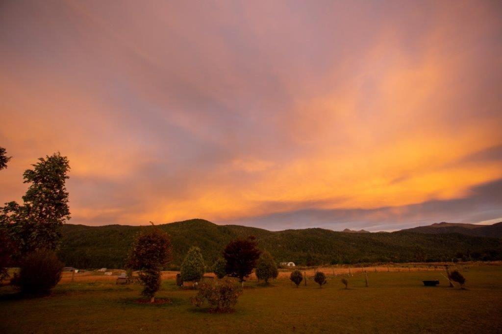Kepler Oaks Chalet Te Anau Exterior photo