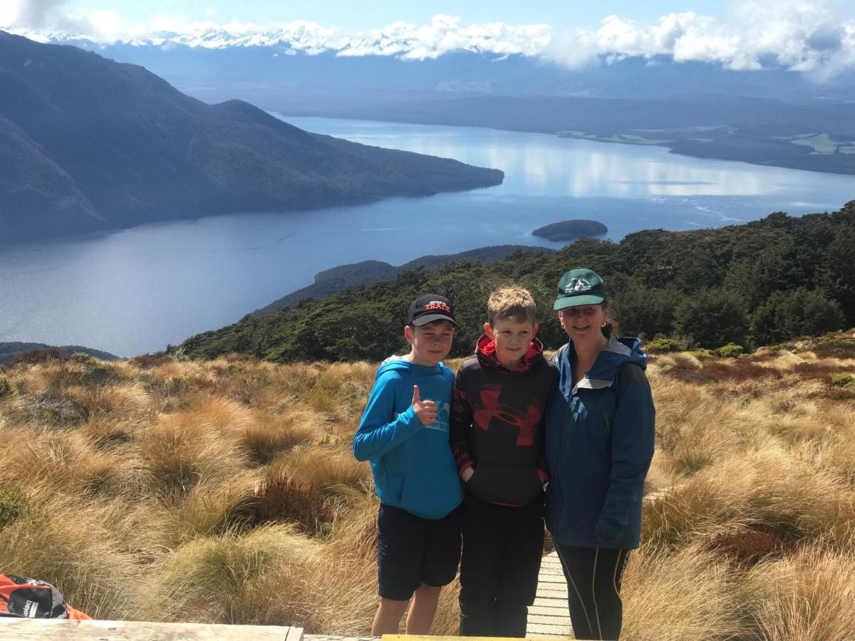 Kepler Oaks Chalet Te Anau Exterior photo