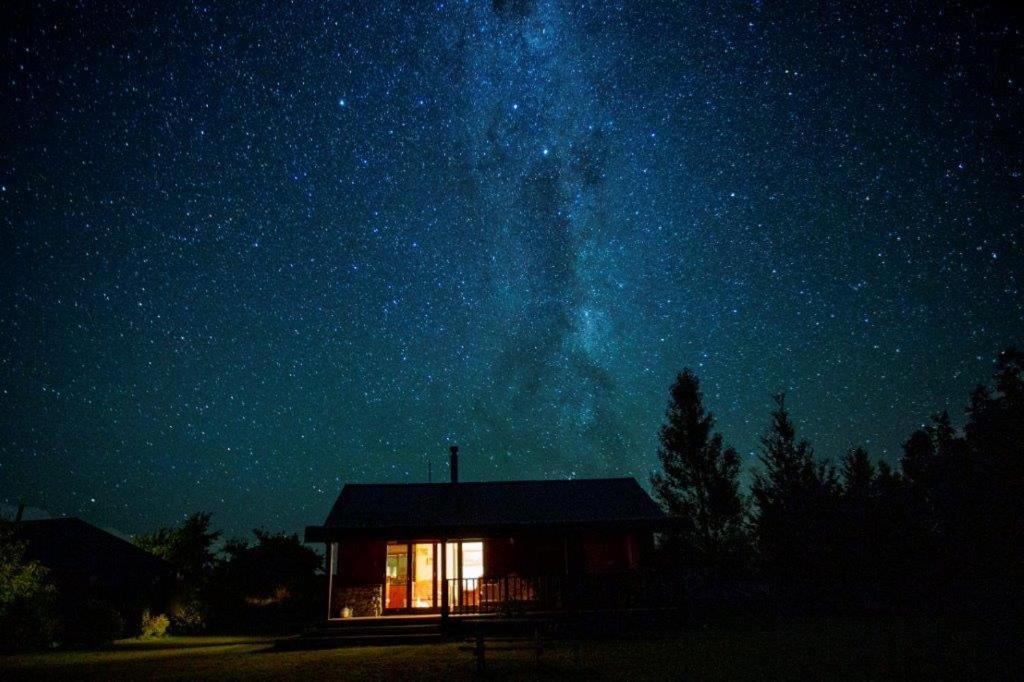 Kepler Oaks Chalet Te Anau Exterior photo